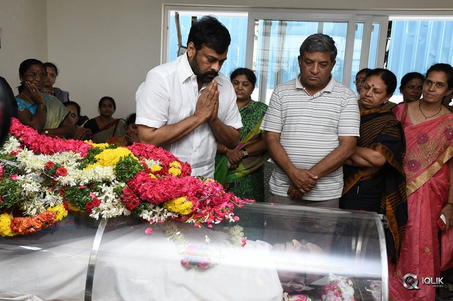 Celebs-Pay-Condolences-to-C-Narayana-Reddy